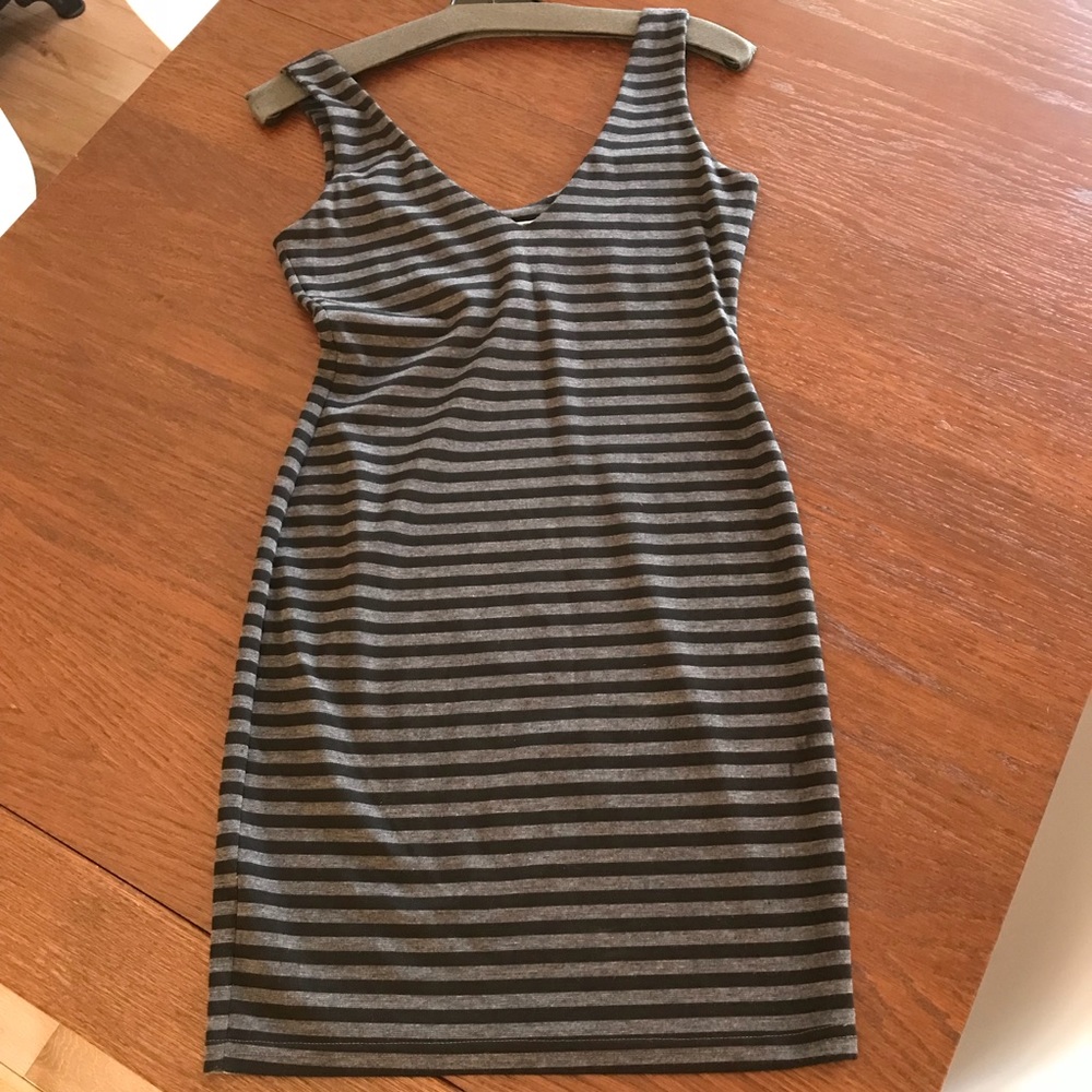 Great stripe dress! Like new
